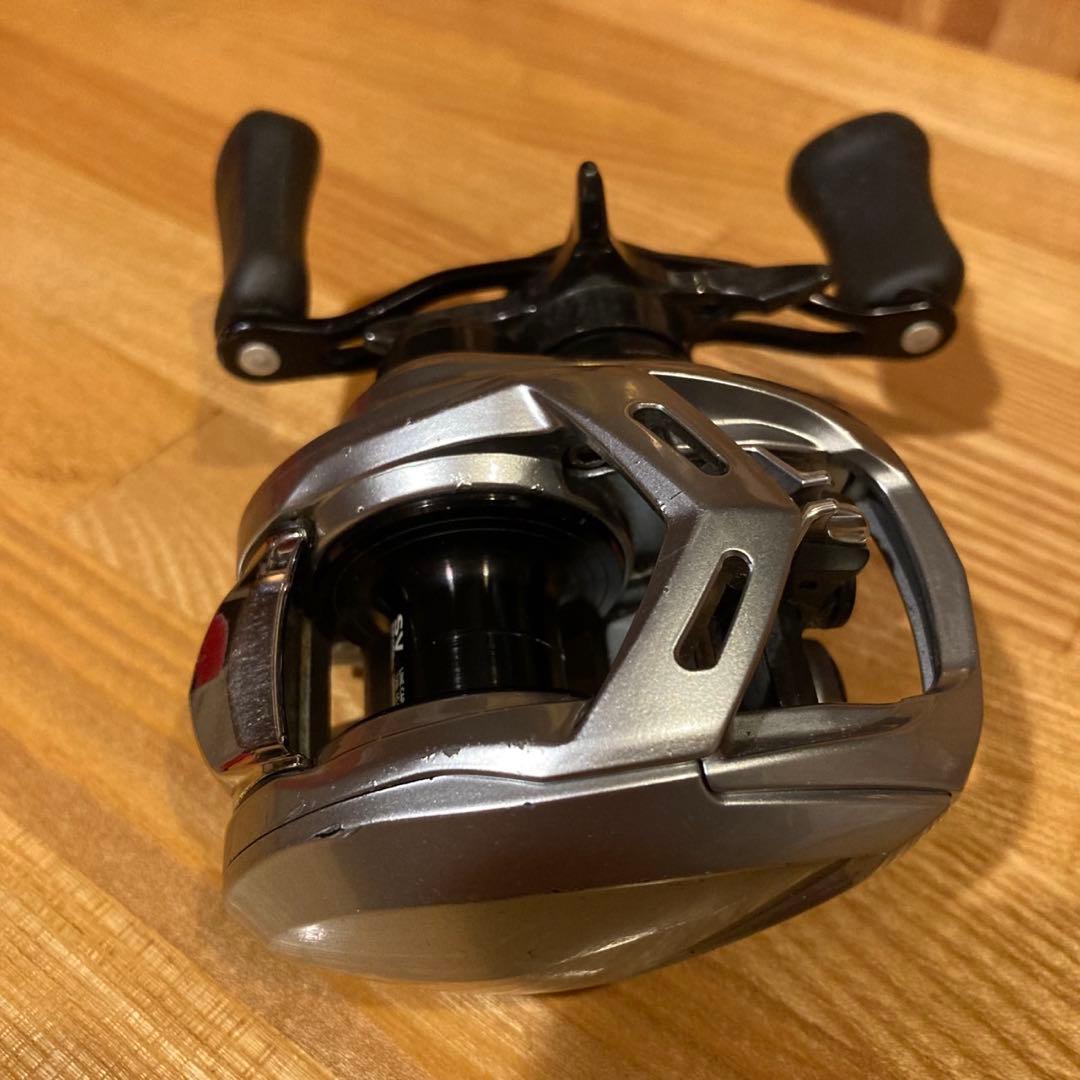 ALPHAS SV TW 7.1 ベイトリール 左ハンドル