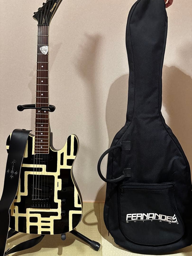 FERNANDES TOMOYASU HOTEL 限定版 エレキギター