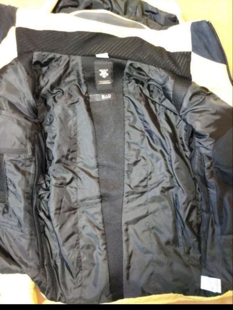 a TEAM DESCENTE デサント 選手用ジャケット