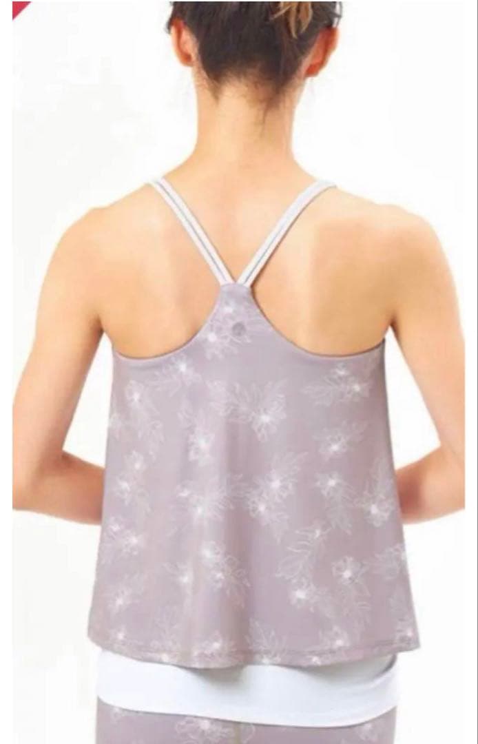 LAVA SUKALAフラワープリントカバータンクトップ　レギンスセット