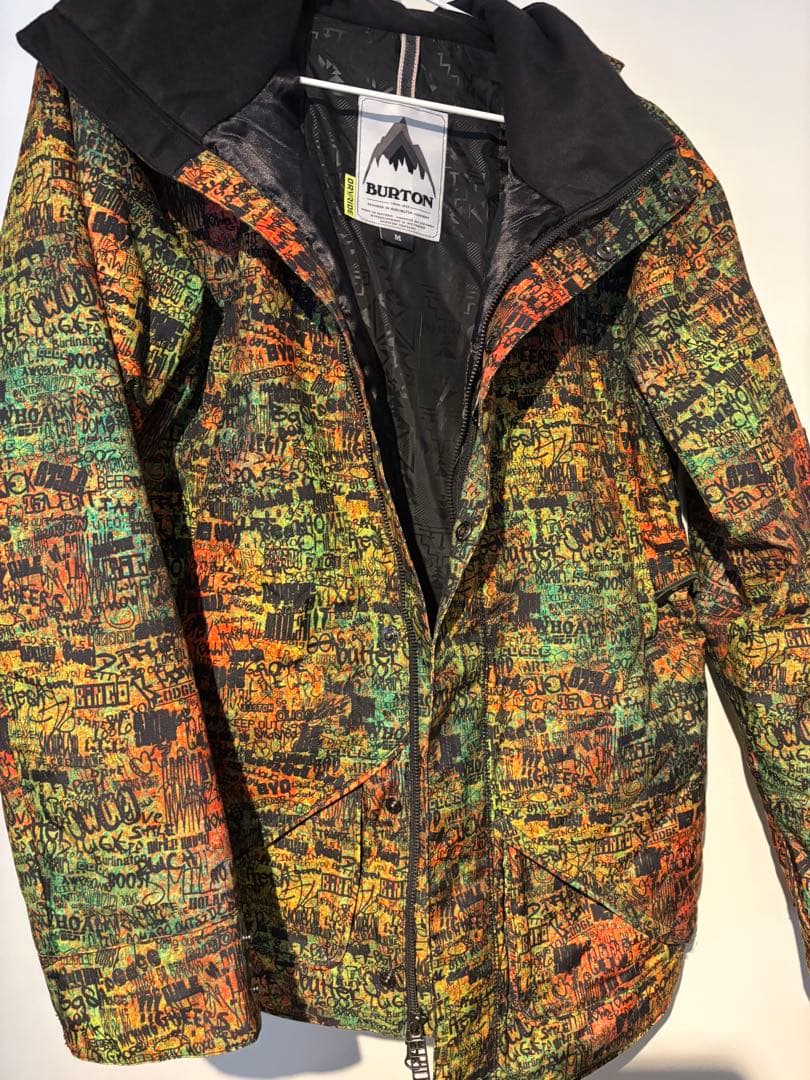 burton スノーボードウェア　レディース ジャケットM　パンツS 上下セット