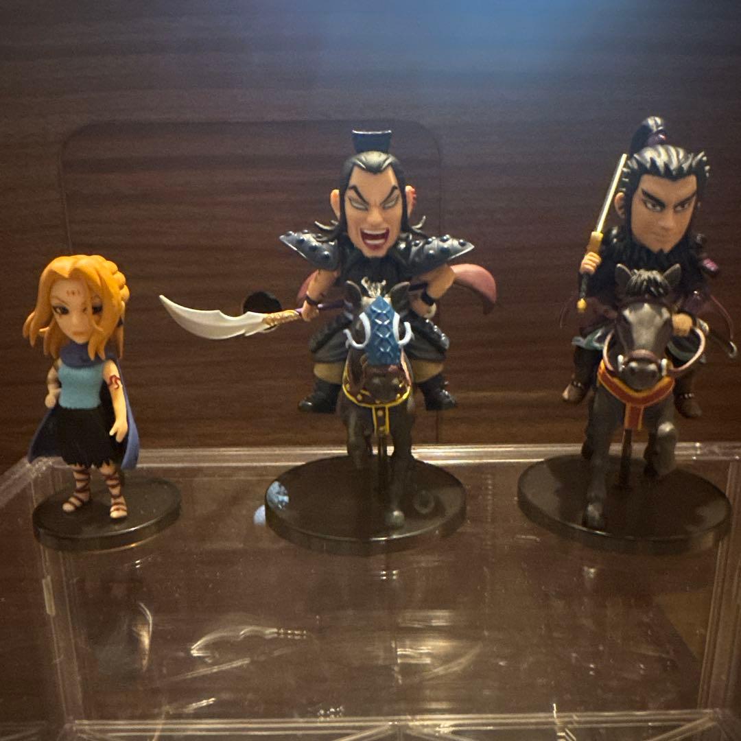 キングダム　一番くじ　ワールドコレクタブル 全軍、前進 ラストワン賞 王騎と他