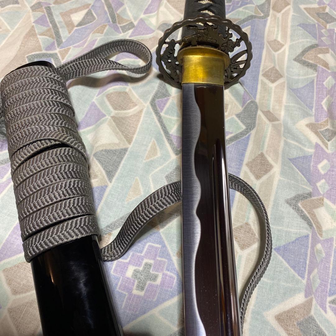 高級居合刀 黒灰色柄 松竹梅透し丸鍔 黒呂鞘