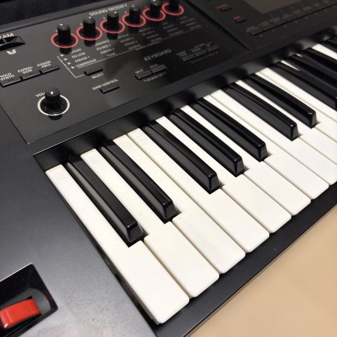 Roland FA-06 シンセサイザー 美品