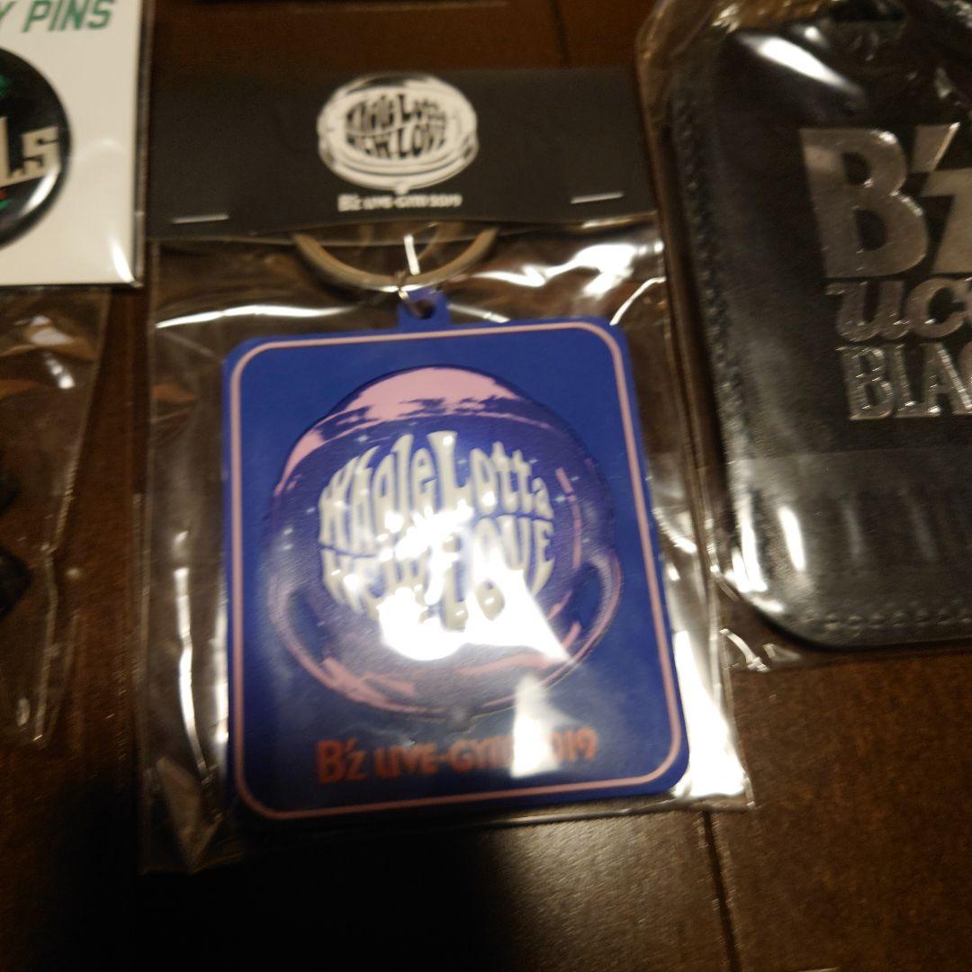 B'z チャリティーピンバッジ 他グッズセット