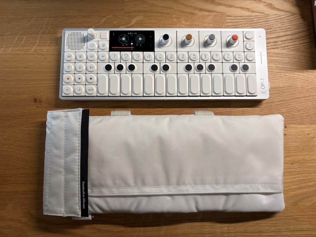 Teenage Engineering OP-1 field & 純正ケース