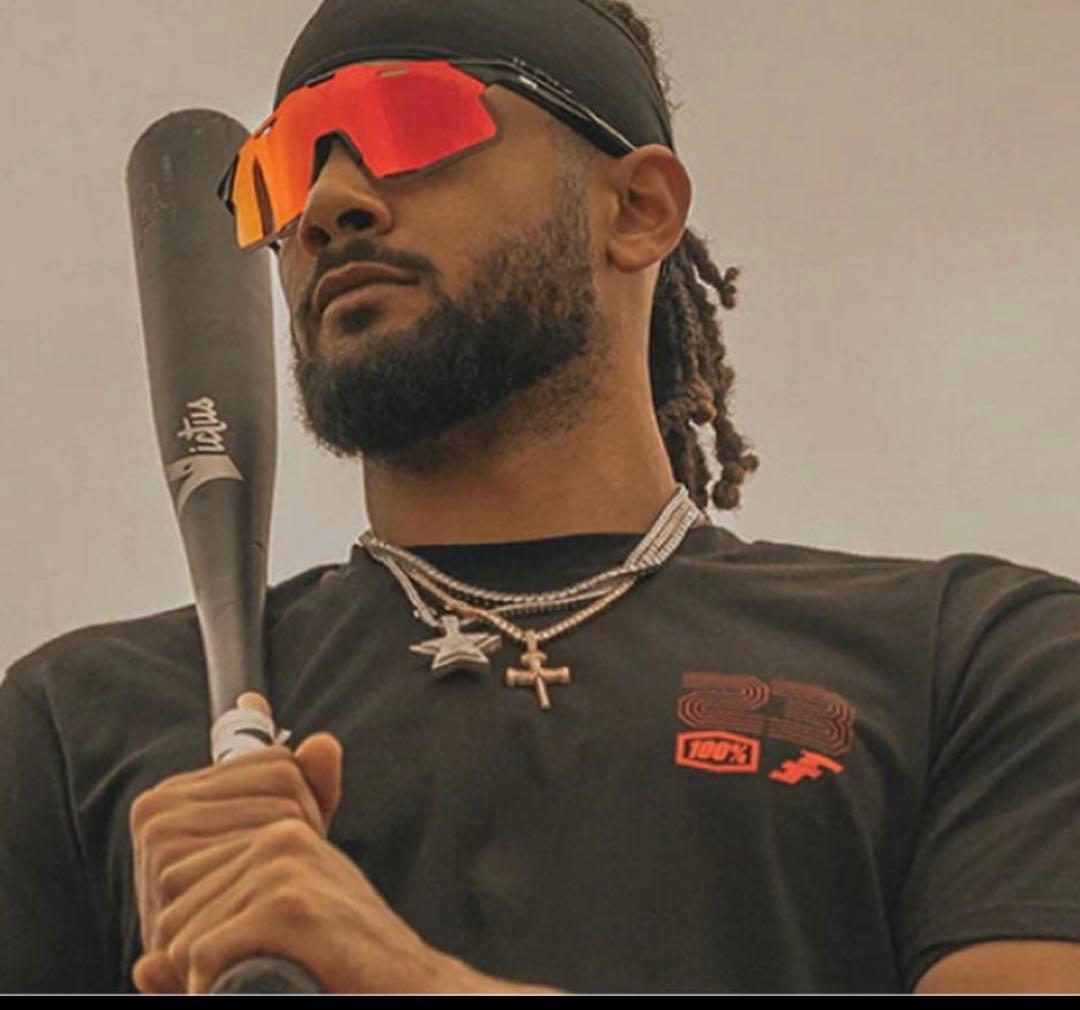 100%サングラス　タティスJr.