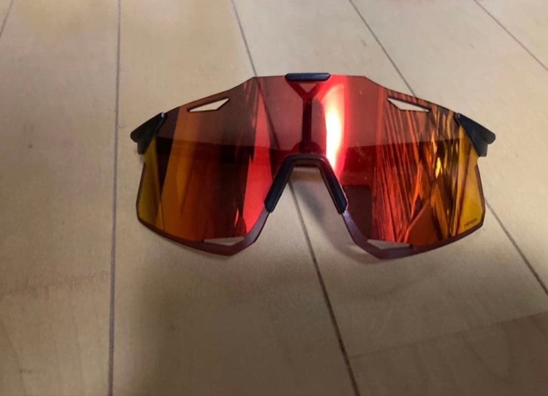 100%サングラス　タティスJr.