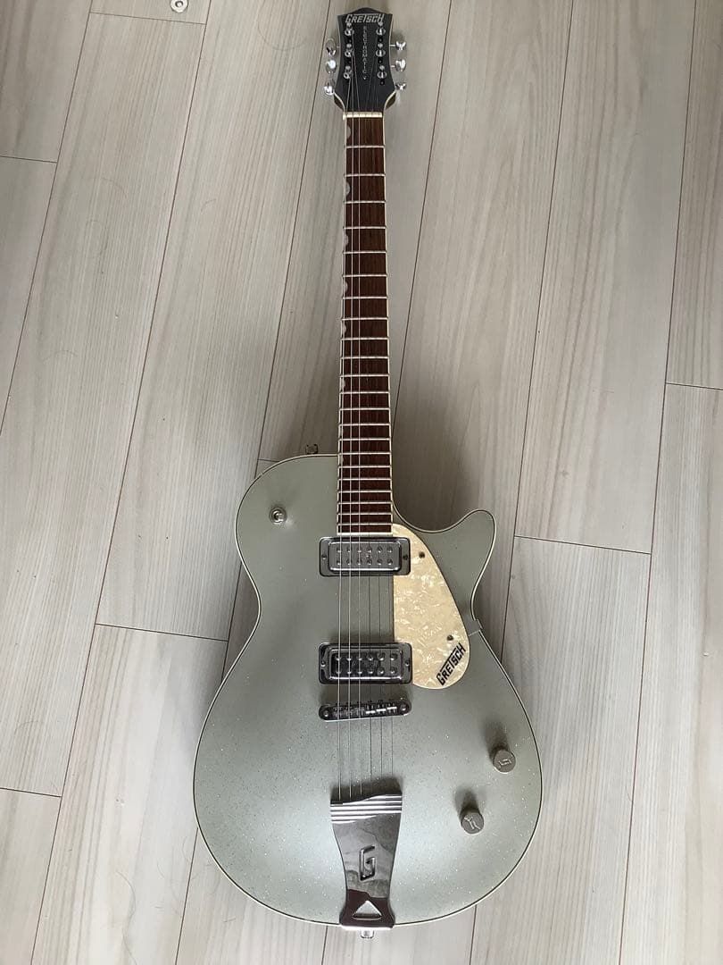 GRETSCH （替え弦・アンプコード付き）グレッチ　エレキギター