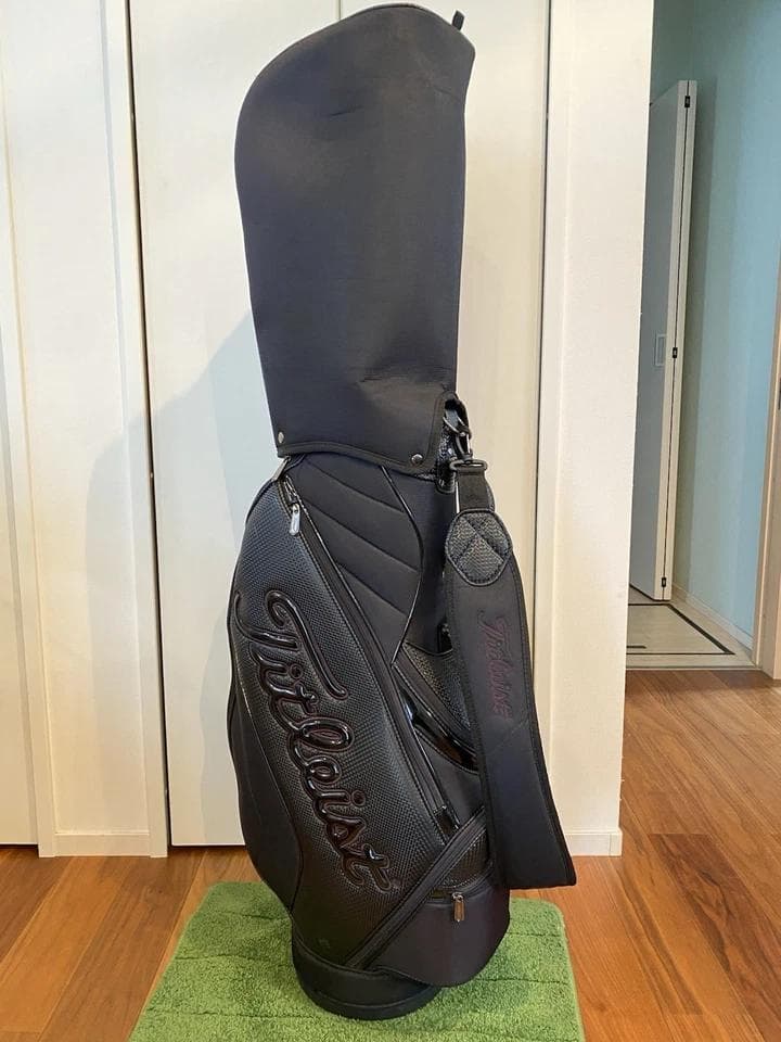 【レア希少】タイトリスト オールブラック 軽量　ゴルフバッグ キャディバッグ　黒