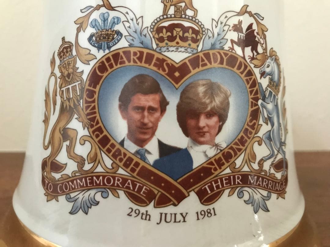 BELL'S　スコッチウイスキー　チャールズ皇太子　ダイアナ妃　ご成婚記念ボトル