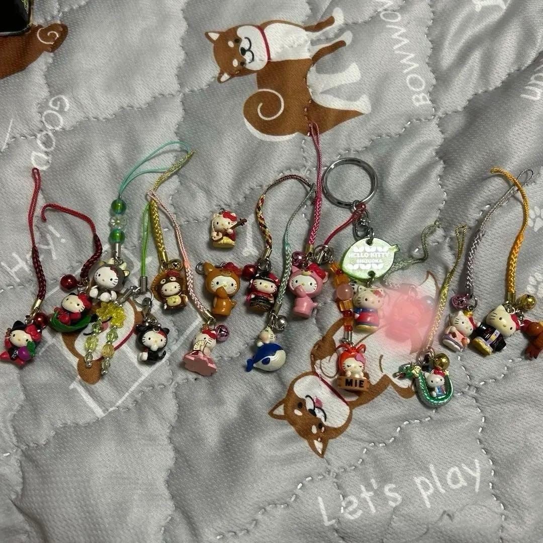 ご当地キティ　根付けキーホルダー36個入【最終価格】