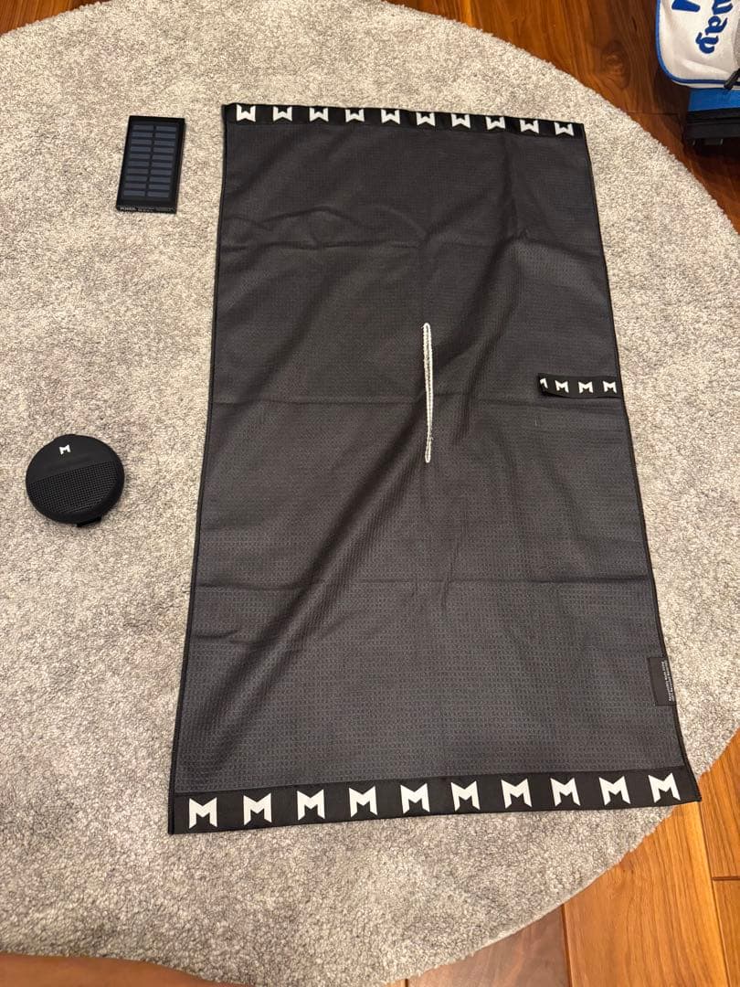 MNML GOLF キャディバッグ ワイヤレススピーカー付き、ソーラー充電機付き