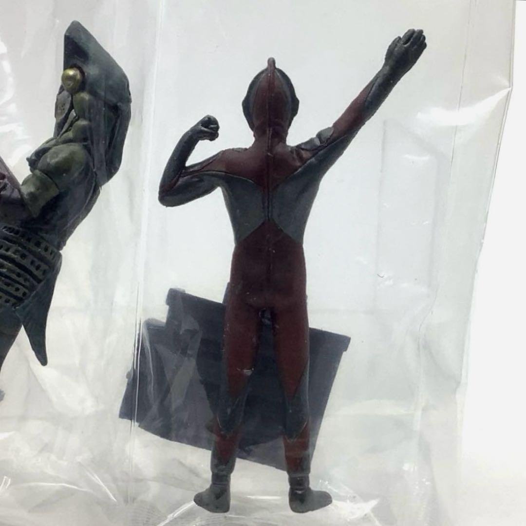 ウルトラ怪獣戯画 侵略者を撃て ウルトラマン バルタン星人 ジオラマ フィギュア