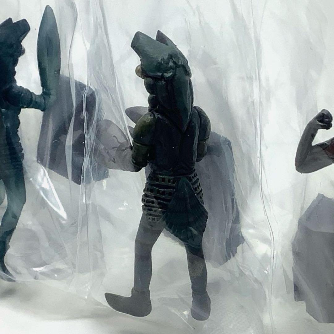 ウルトラ怪獣戯画 侵略者を撃て ウルトラマン バルタン星人 ジオラマ フィギュア