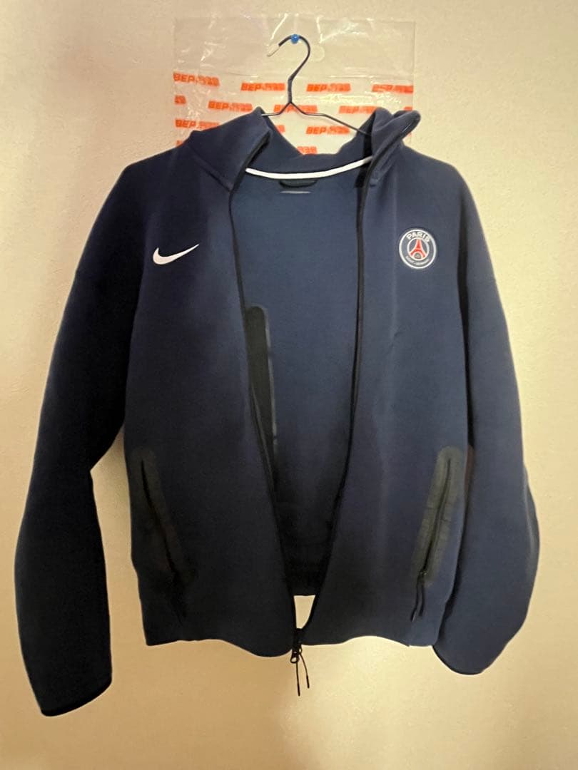 NIKE テックフリース　Paris Saint Germain edition