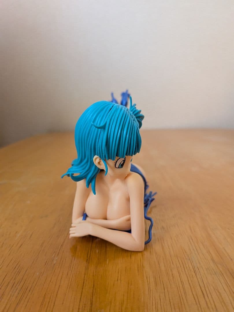 ドラゴンボールブルマ フィギュア 　（水着　ブルーver）