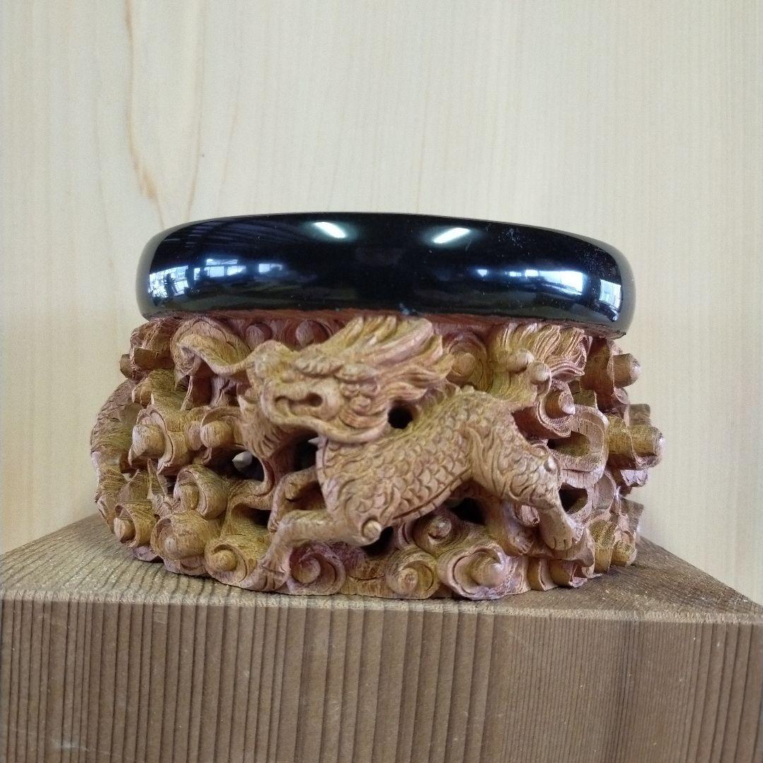 漆塗り欅麒麟一刀彫り輪台 ４、５寸