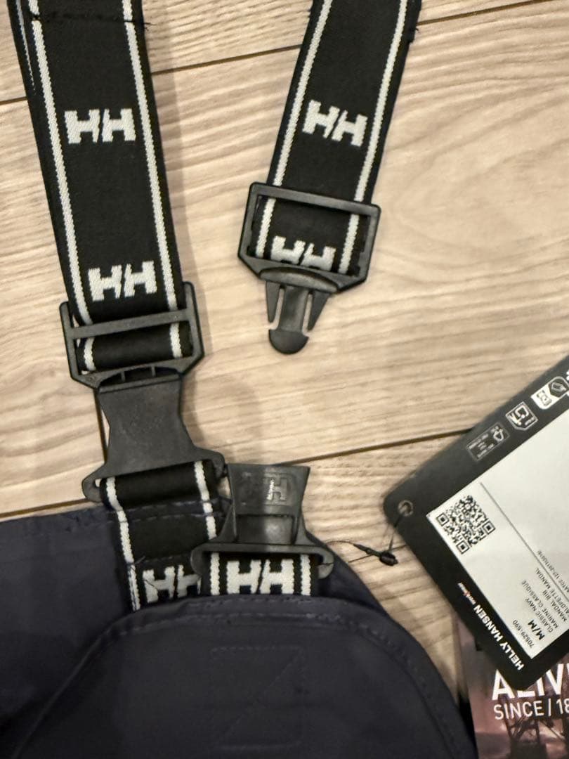 新品未使　ヘリーハンセン　ビブパンツ　Helly Hansen 並行輸入品