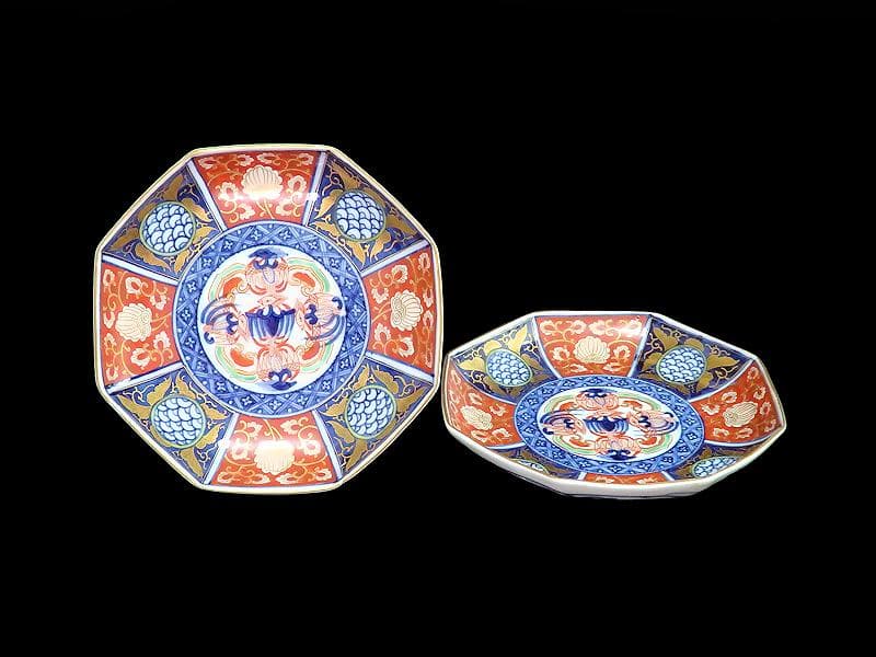 大聖寺伊万里　金襴　金唐草に青海波の図　描分八角６寸皿　２枚　079AS-CQe