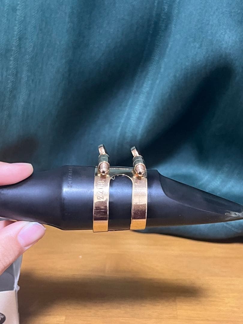 BUZZ バリトンサックスリガチャー　ピンクゴールド