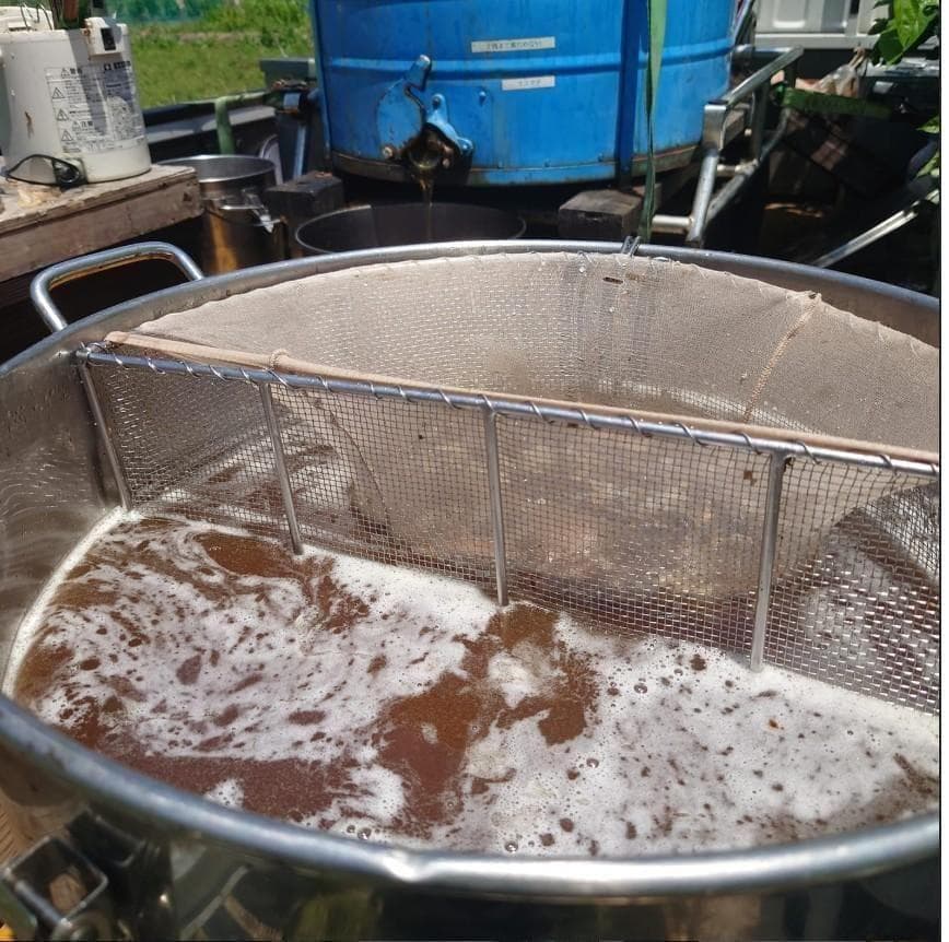 リピータ多数　プロが絞った濃厚な味わいの国産百花蜜 　梅酒瓶入り　おまけ付