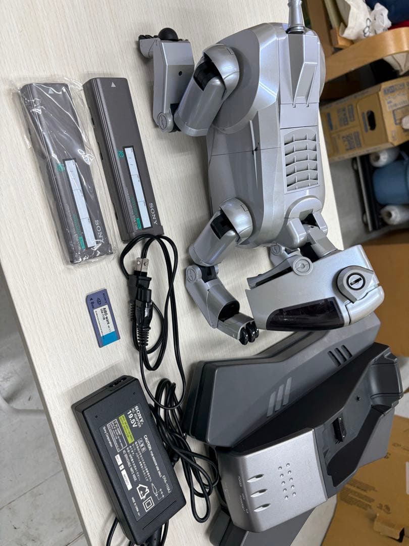 希少／初代AIBO／アイボERS-111／SONY／ソニー／シルバー／動作可