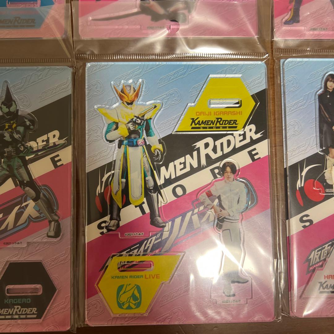 仮面ライダーリバイス　アクリルスタンド