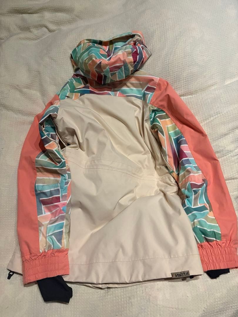 NIKITAスノボウェア