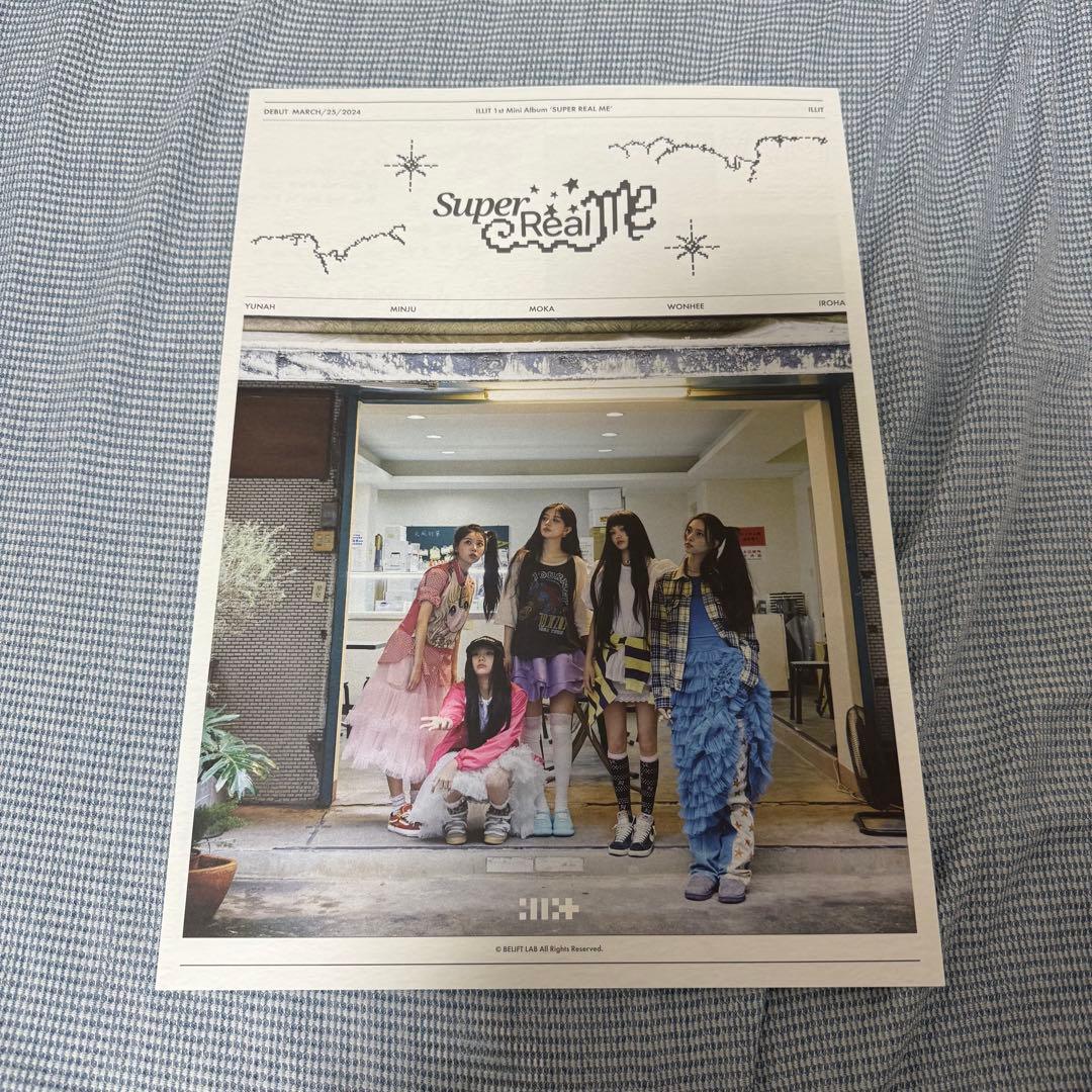 ILLIT ショーケース popup 団体 全員 集合 新聞 ポスター