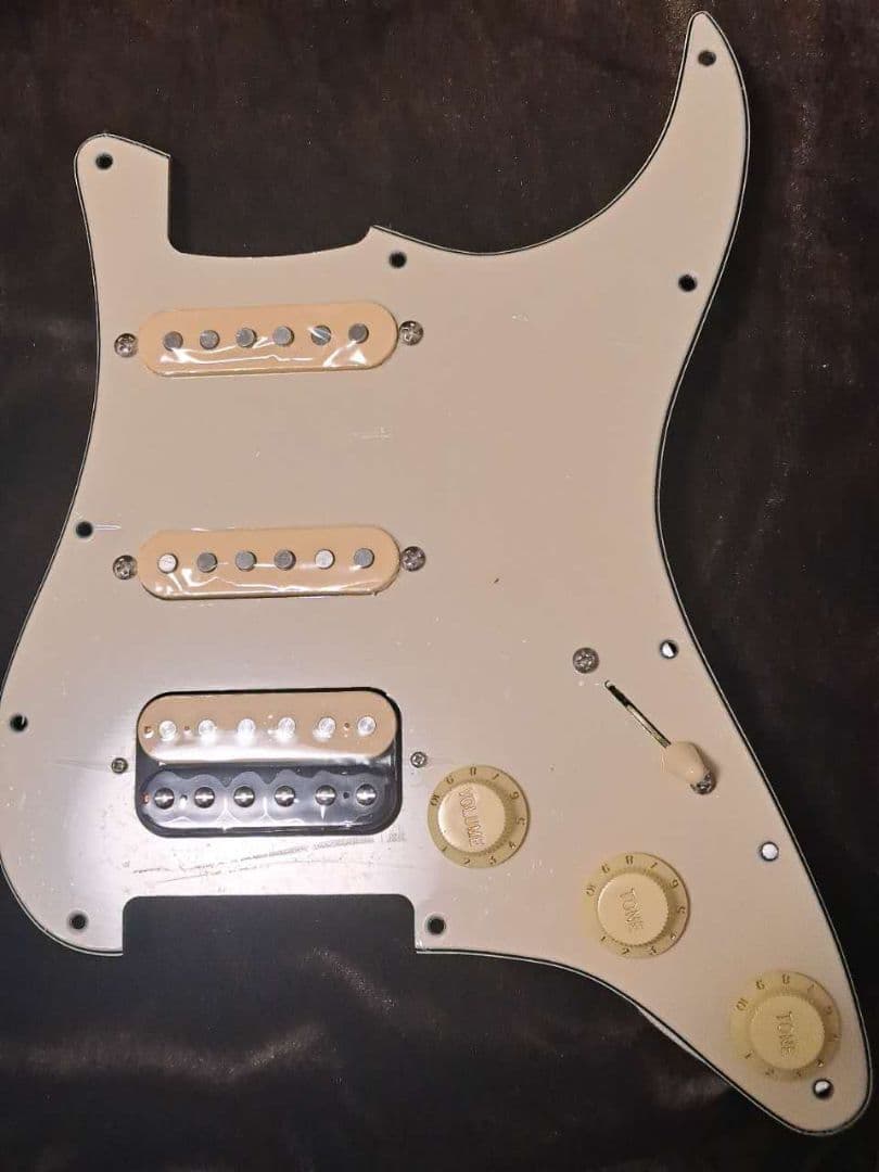 エグゼビア　ストラトキャスターSSHアセンブリ Fenderストラトクラシ