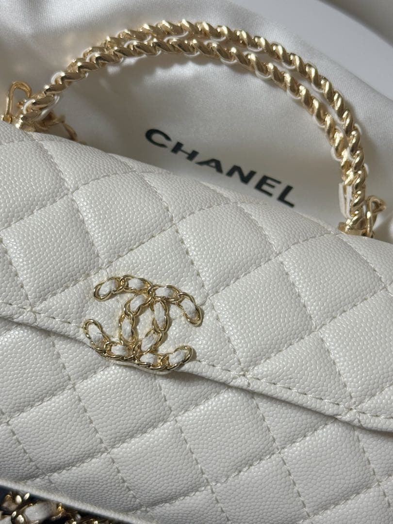 CHANEL シャネル VIP ノベルティ キルティングショルダーバッグ 白