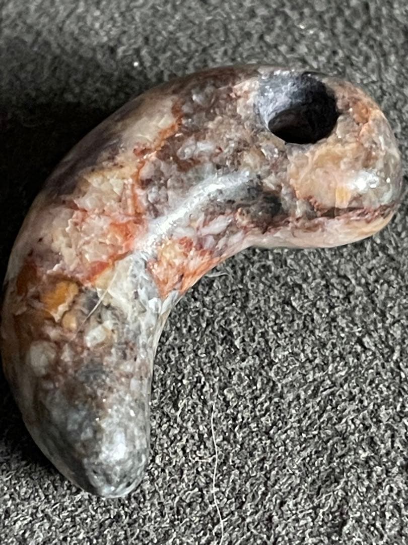 弥生〜古墳時代勾玉　変成岩？