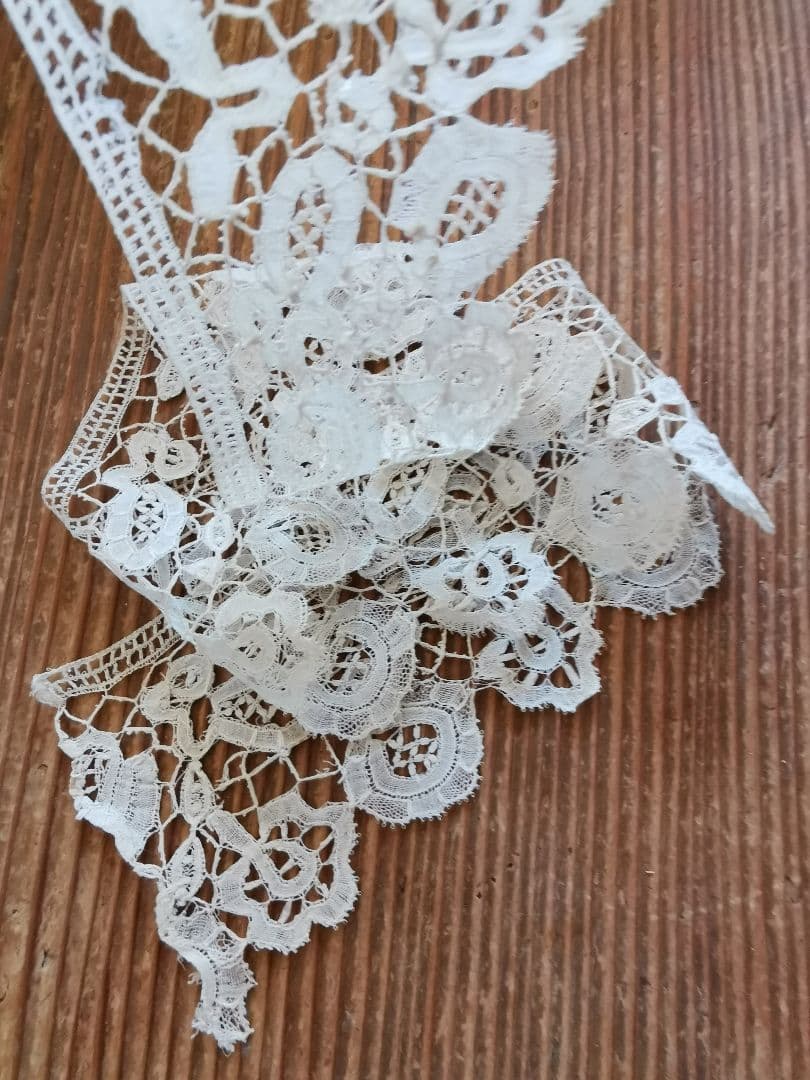 アンティーク19世紀オリジナル状態 繊細で優美なホニトンレース付け襟 ボビン手編