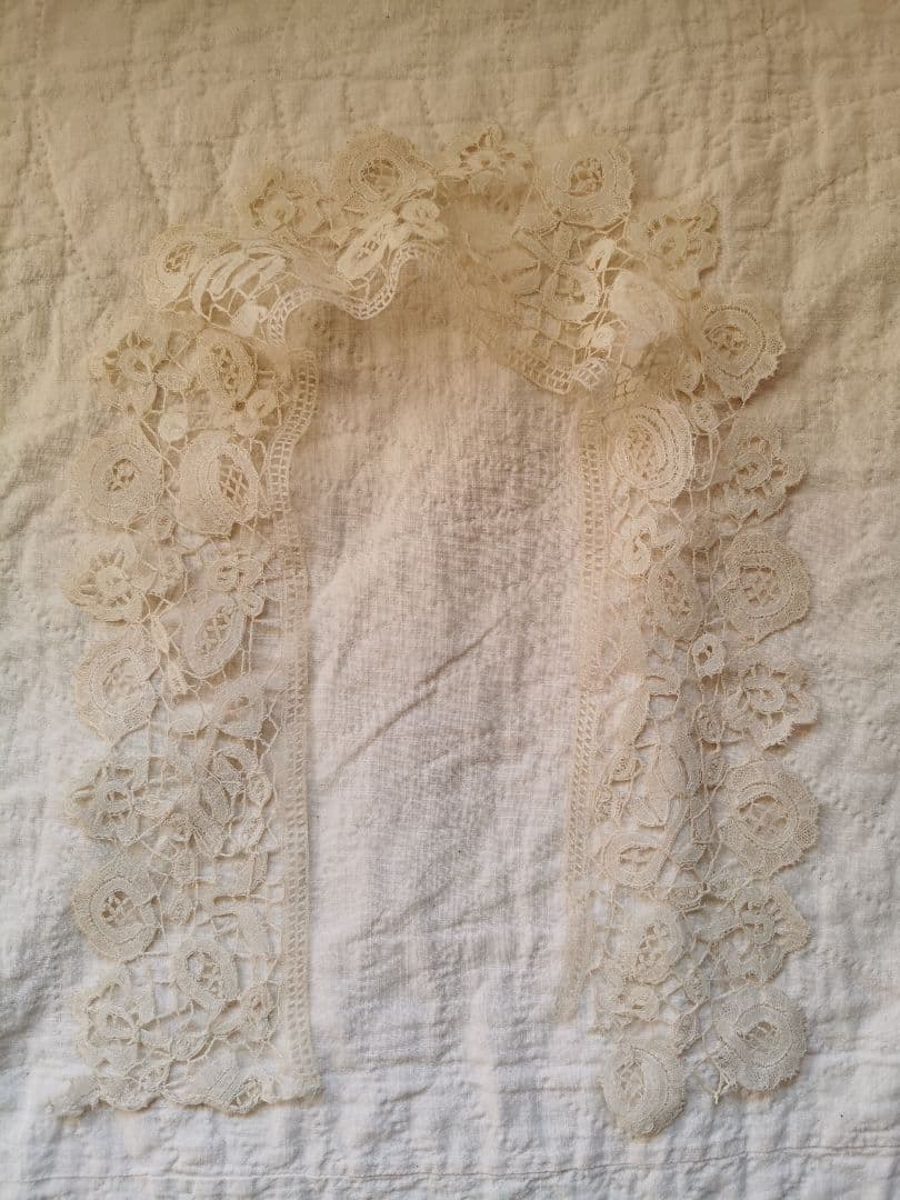 アンティーク19世紀オリジナル状態 繊細で優美なホニトンレース付け襟 ボビン手編