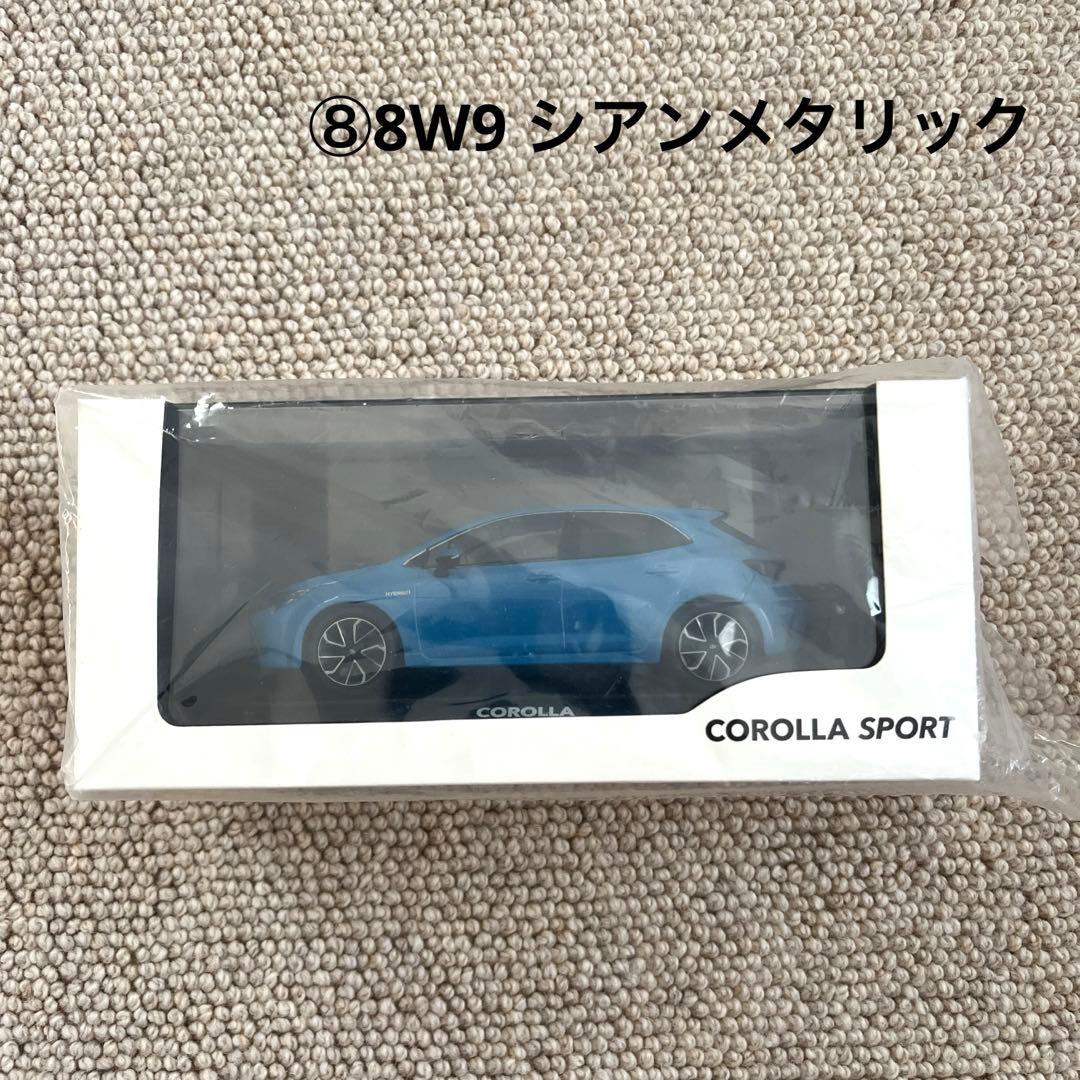 トヨタ　カローラスポーツ　シアンメタリック　1/30 ミニカー