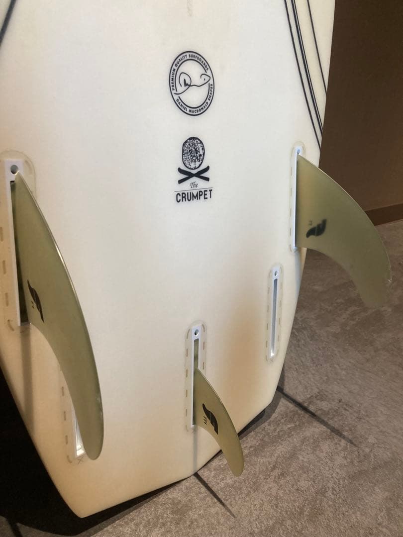 DMS ショートボード トライフィン 5.4 【11月中の手渡し完了のみ対象】