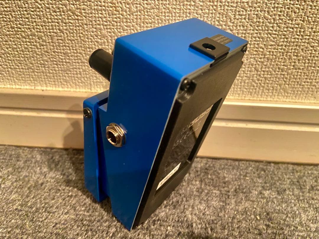 【新品同様・極美品】BOSS CS-3 Compressor