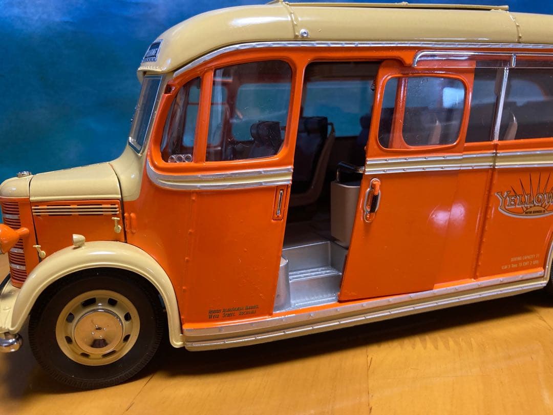 サンスター　ベッドフォード　ミニカー