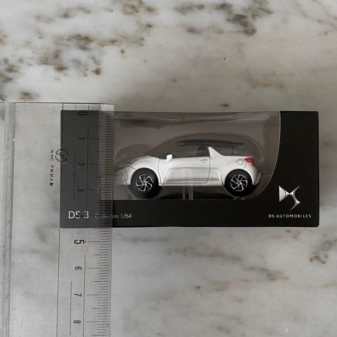 CITROËN DS 3 コレクターズ1/64スケールモデル