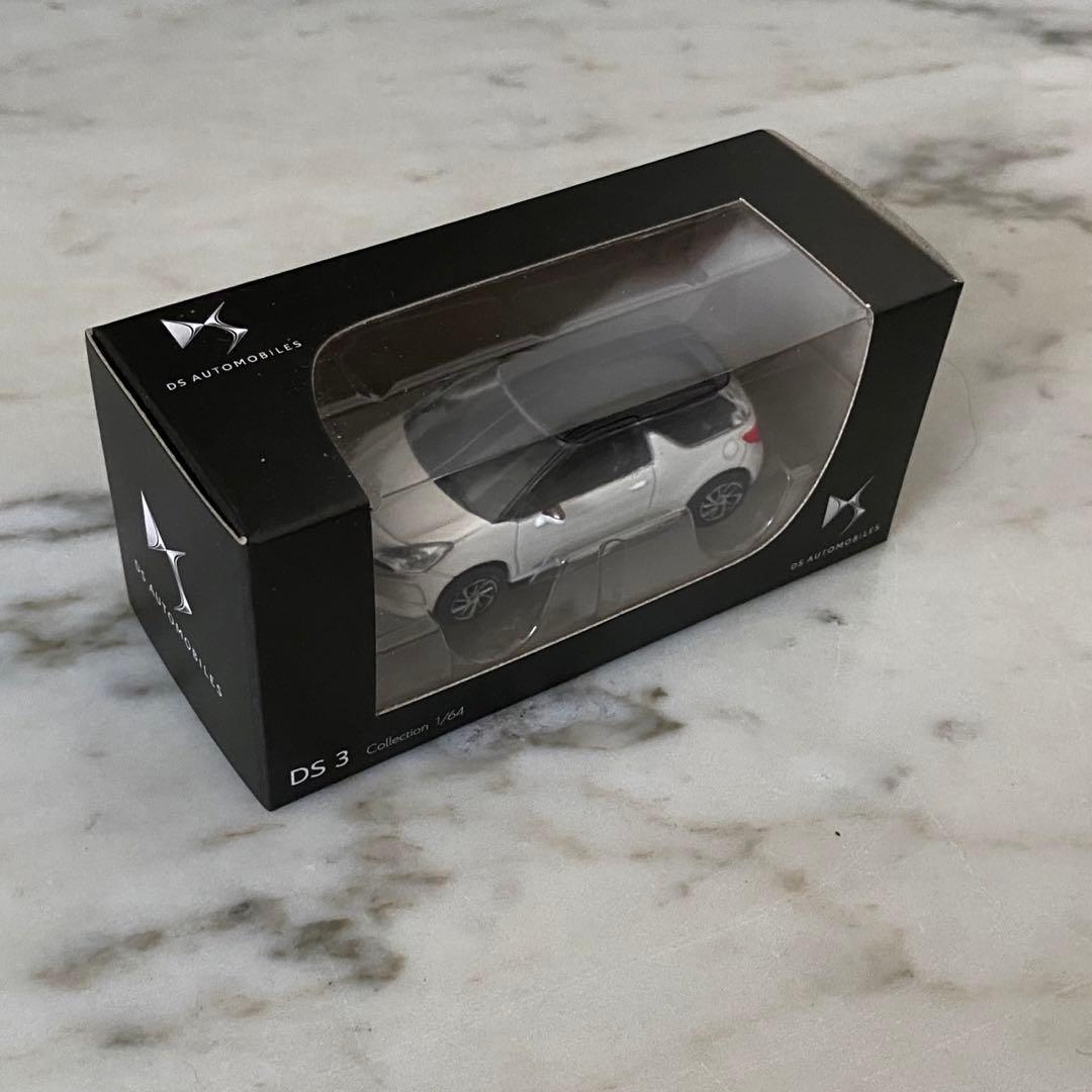 CITROËN DS 3 コレクターズ1/64スケールモデル