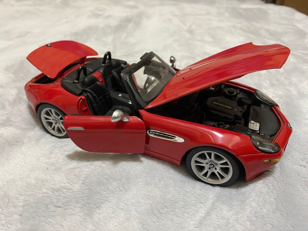 ミニカー Maisto  Z8 1/18