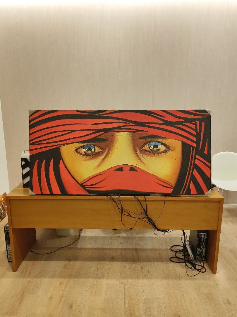 大型アート画「Red Veil / 沈黙の眼差し」150×70cm／現代アート