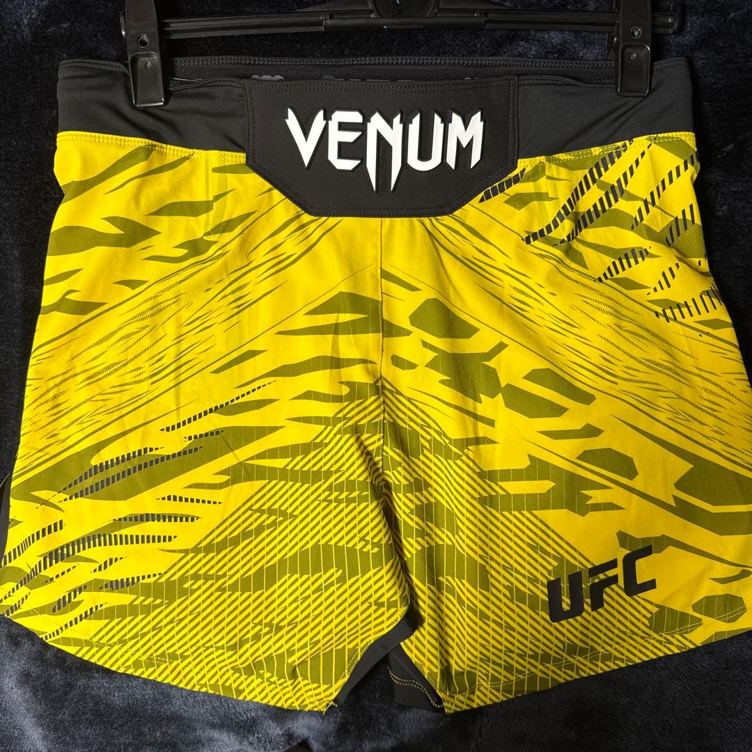 Venum UFC ショーツ イエロー