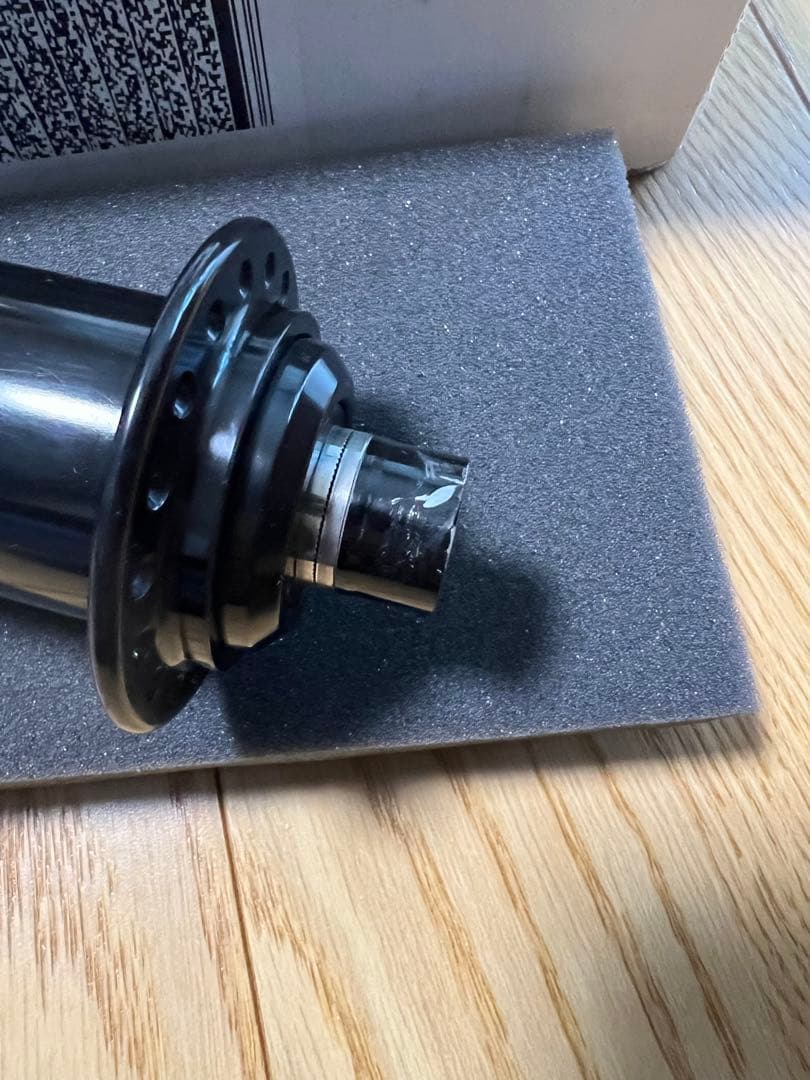 ONYX bmx 100/10mm ボルトオンフロントハブ