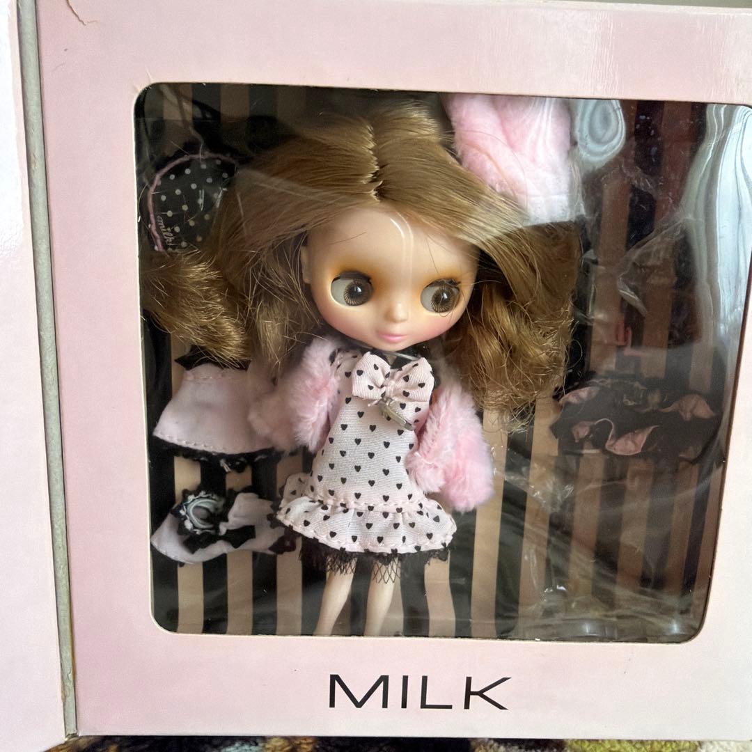 【超レア！ほぼ未使用新品】Blythe Milk Presents ドールセット
