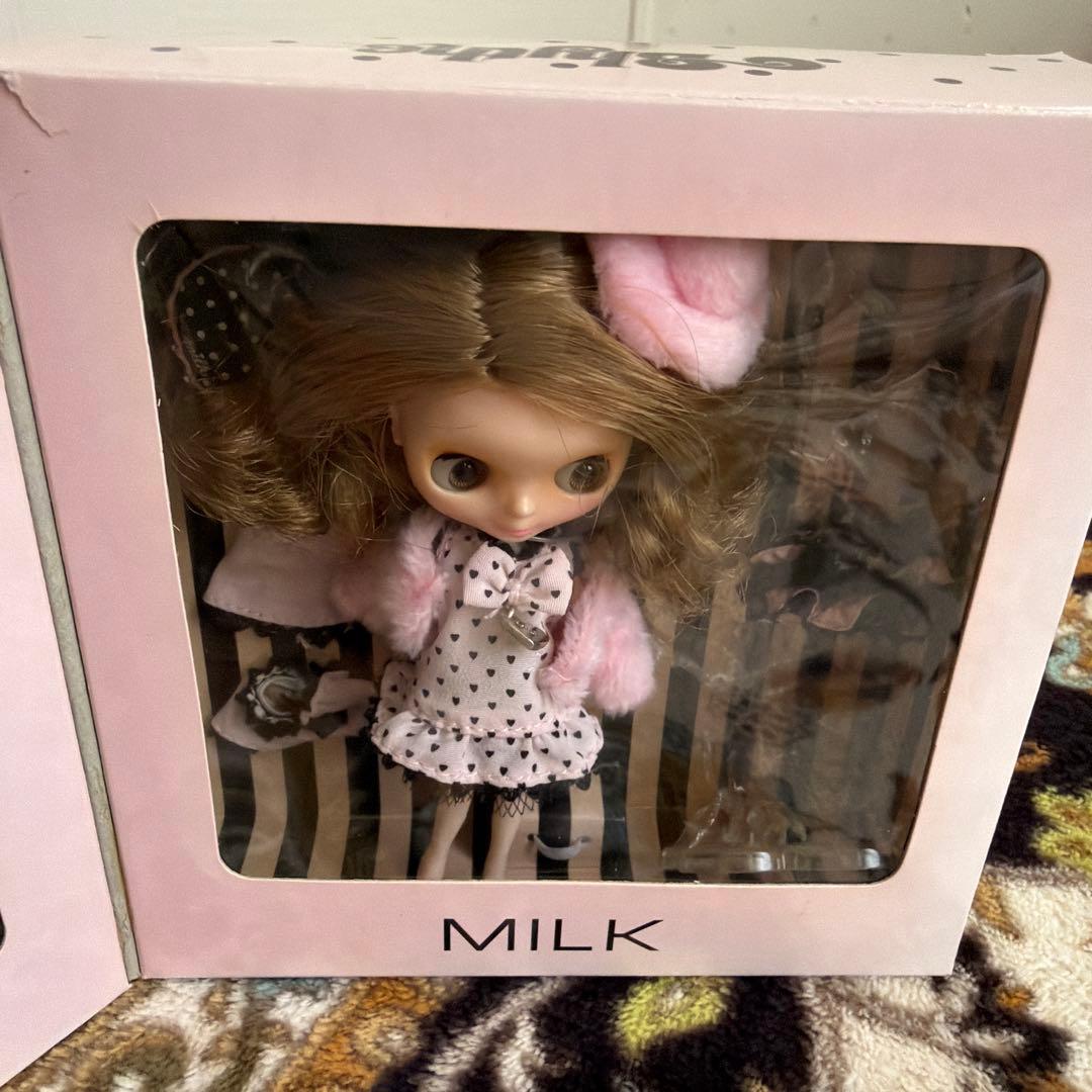【超レア！ほぼ未使用新品】Blythe Milk Presents ドールセット