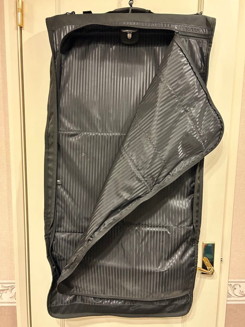 TUMI ガーメントバッグ 三つ折り