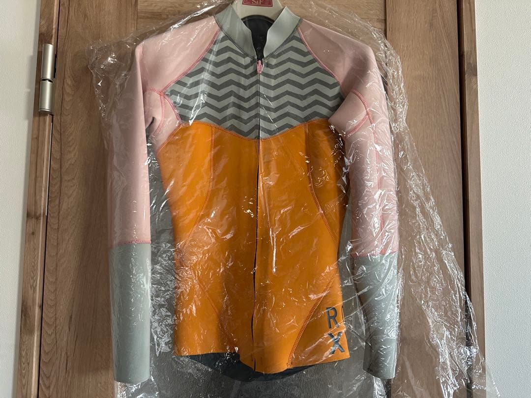 美品　ROXY♡ロキシー ウェットスーツ フロントジップ タッパー ML 2mm