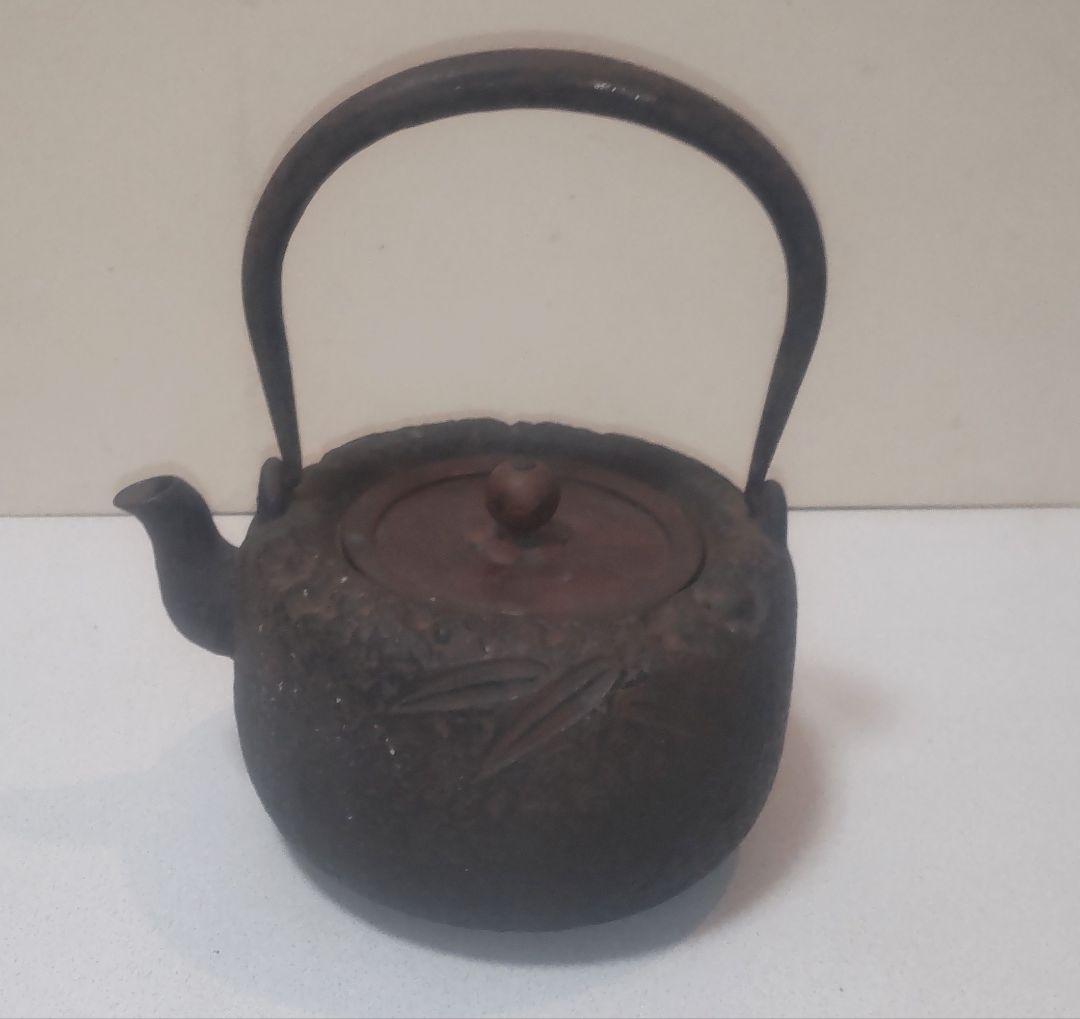 南部鉄瓶 笹葉模様 / Vintage Bamboo Leaf Tetsubin